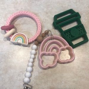 LIKE NEW Itzy Ritzy teethers with Loulou holder